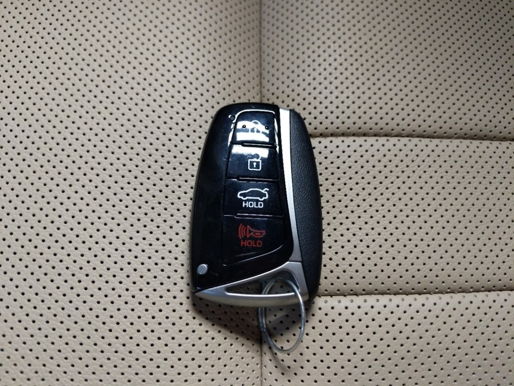 2016 Hyundai Genesis - Keys