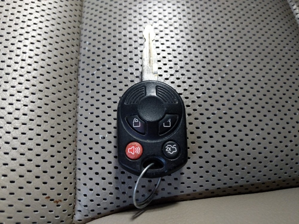 2009 Lincoln MKX - Keys