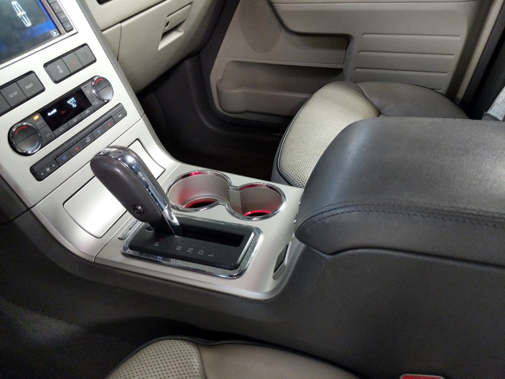 2009 Lincoln MKX - Center Console/Cup Holders