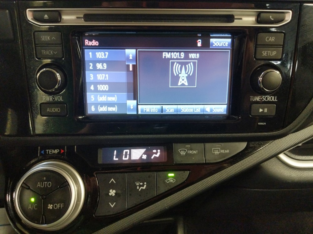 2016 Toyota Prius - Stereo Package