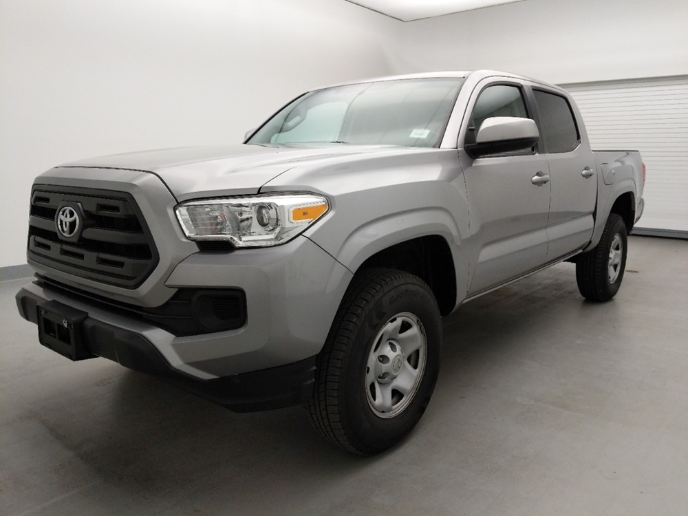 Used 2016 Toyota Tacoma Driver Front Bumper