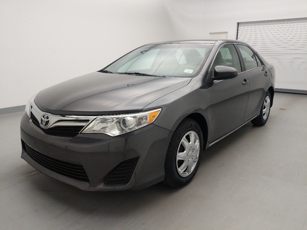 Used 2014 Toyota Camry Driver Front Bumper