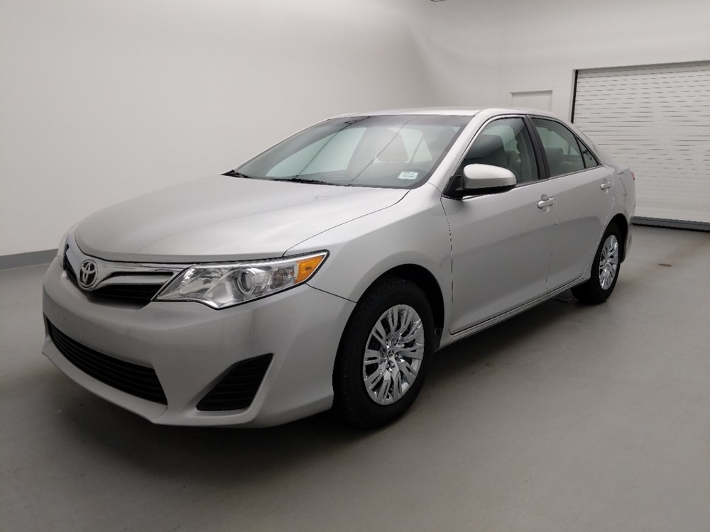 Used 2014 Toyota Camry Driver Front Bumper