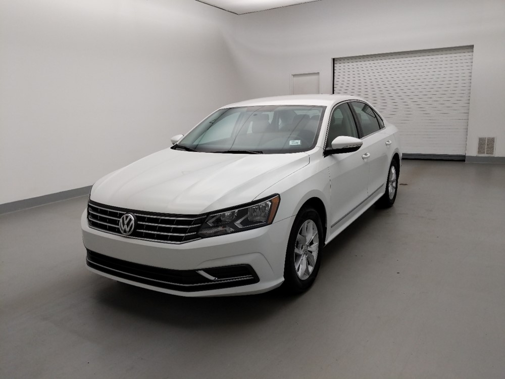 Used 2016 Volkswagen Passat Driver Front Bumper