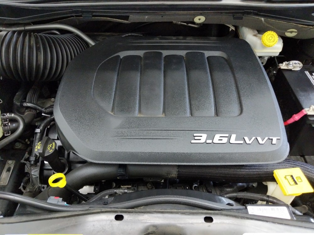 2012 Volkswagen Routan - Engine