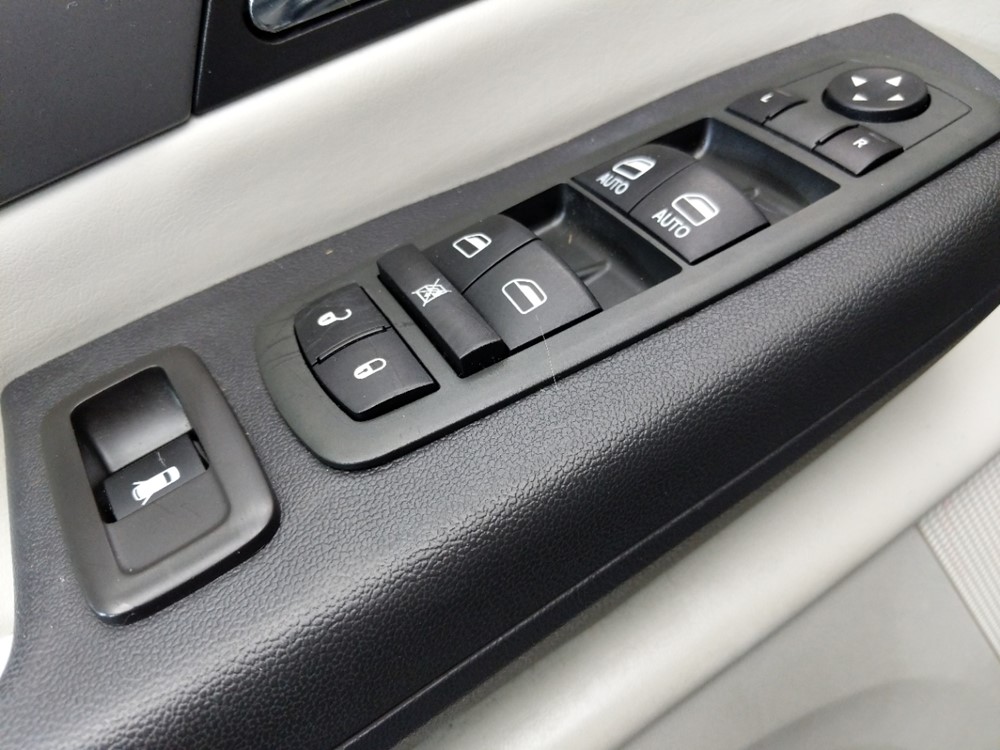 2012 Volkswagen Routan - Driver Power Windows/Lock Control