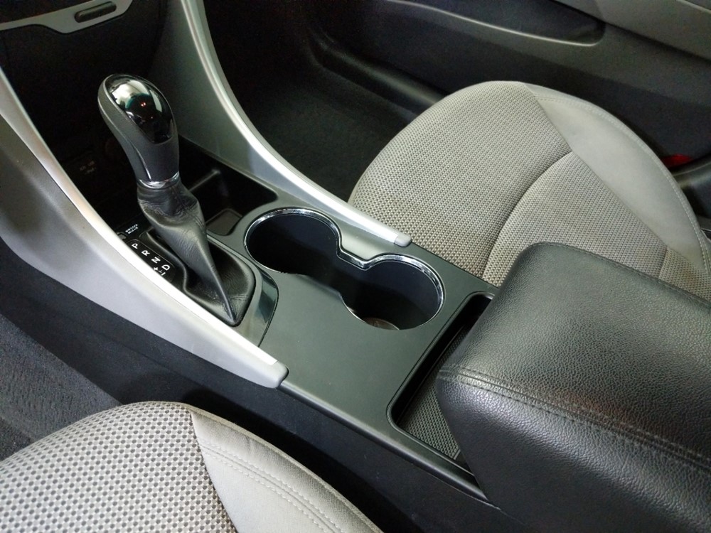 2013 Hyundai Sonata - Center Console/Cup Holders