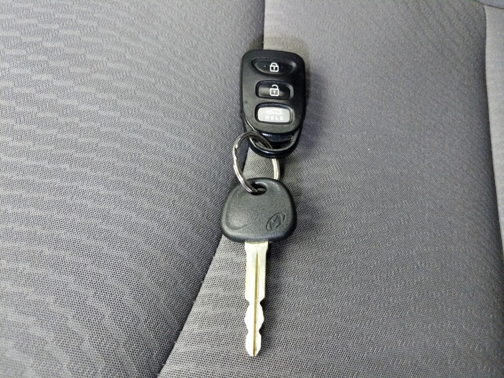 2016 Hyundai Elantra - Keys