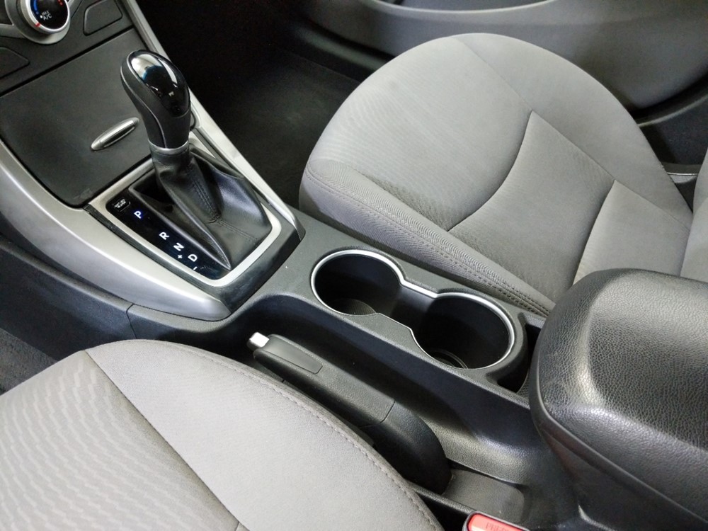 2016 Hyundai Elantra - Center Console/Cup Holders