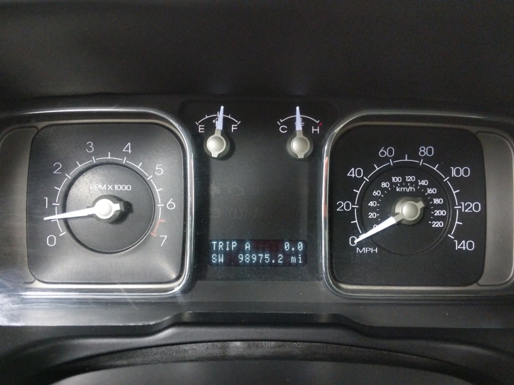 2010 Lincoln MKX - Odometer Close Up