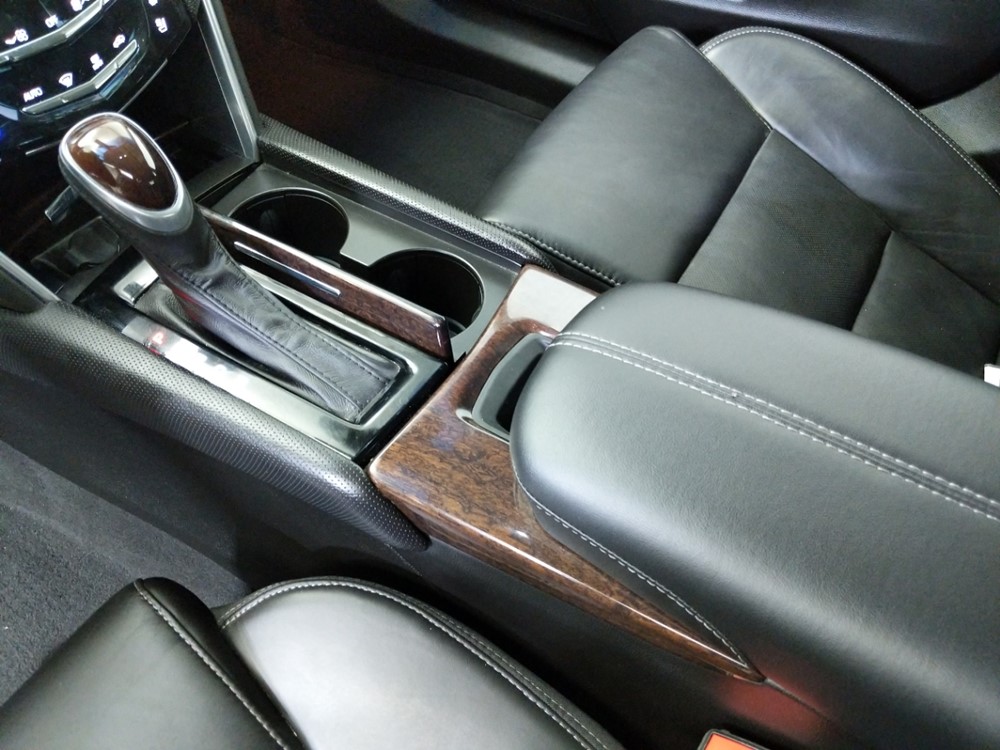 2017 Cadillac XTS - Center Console/Cup Holders