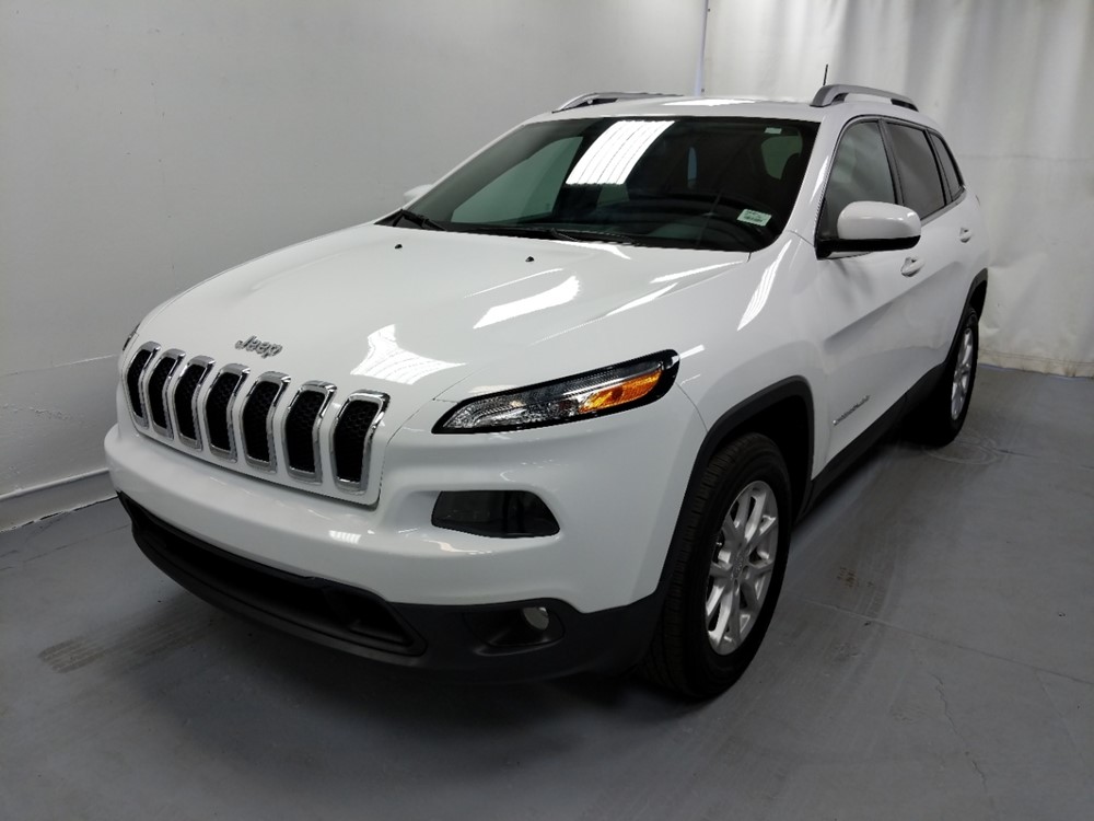 2017 Jeep Cherokee - Driver Front Bumper