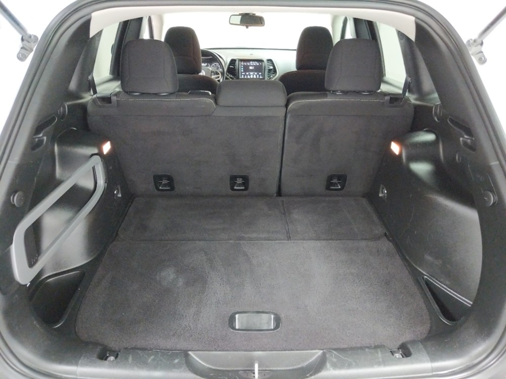 2017 Jeep Cherokee - Trunk