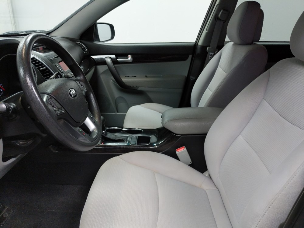 2014 Kia Sorento - Driver Front Seat