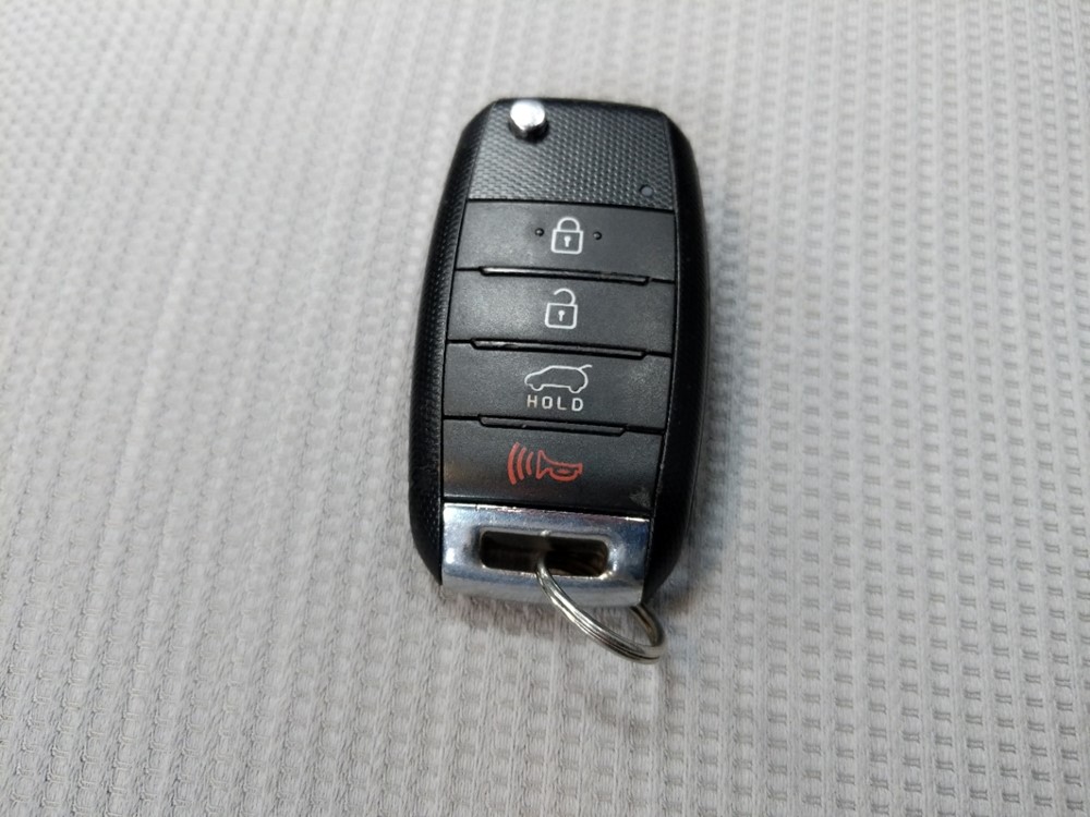 2014 Kia Sorento - Keys