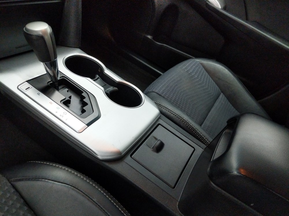 2014 Toyota Camry - Center Console/Cup Holders