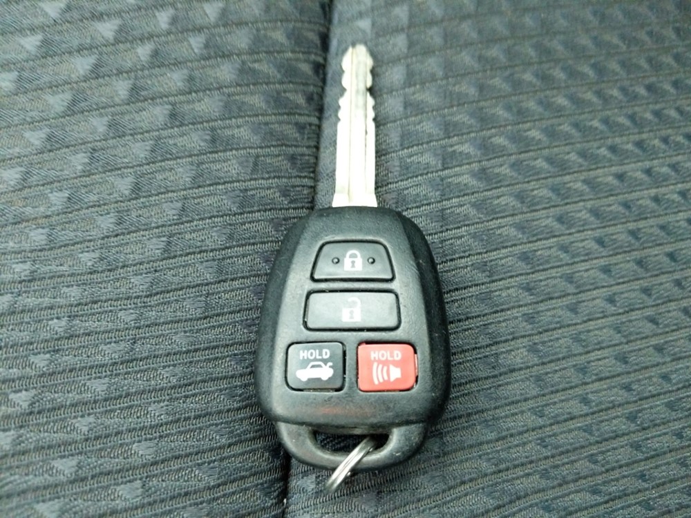 2014 Toyota Camry - Keys
