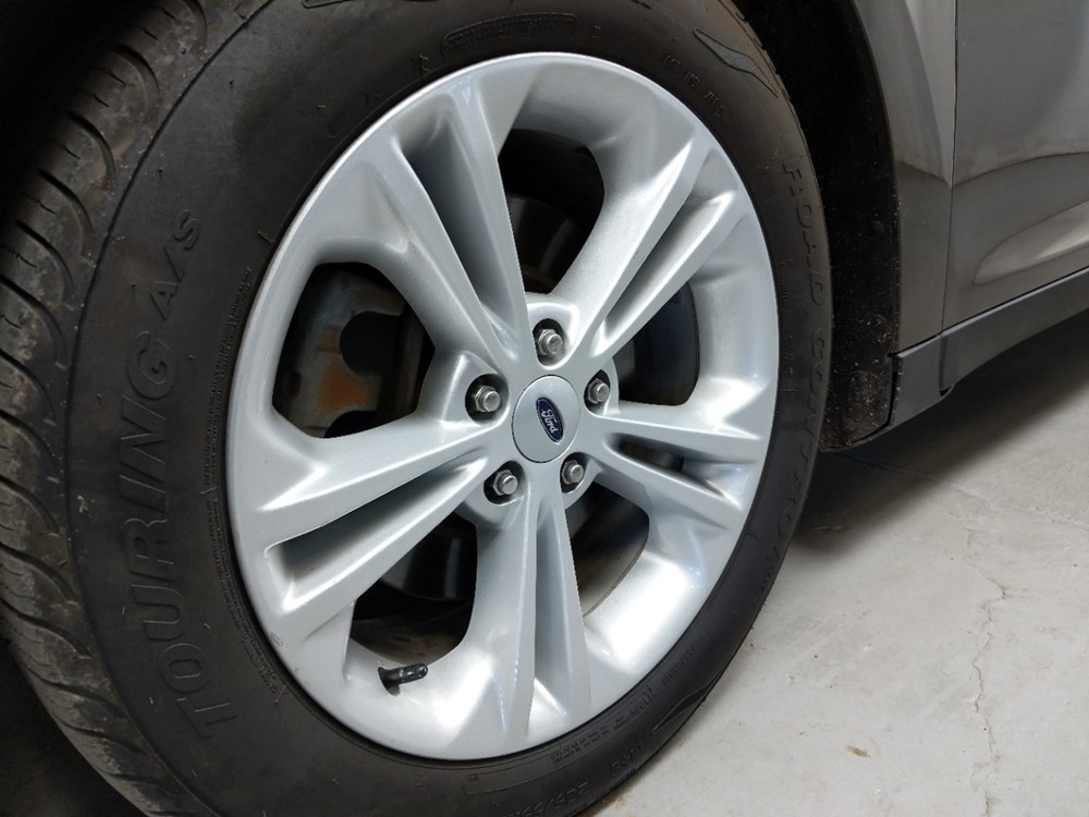 2016 Ford Taurus - Wheel