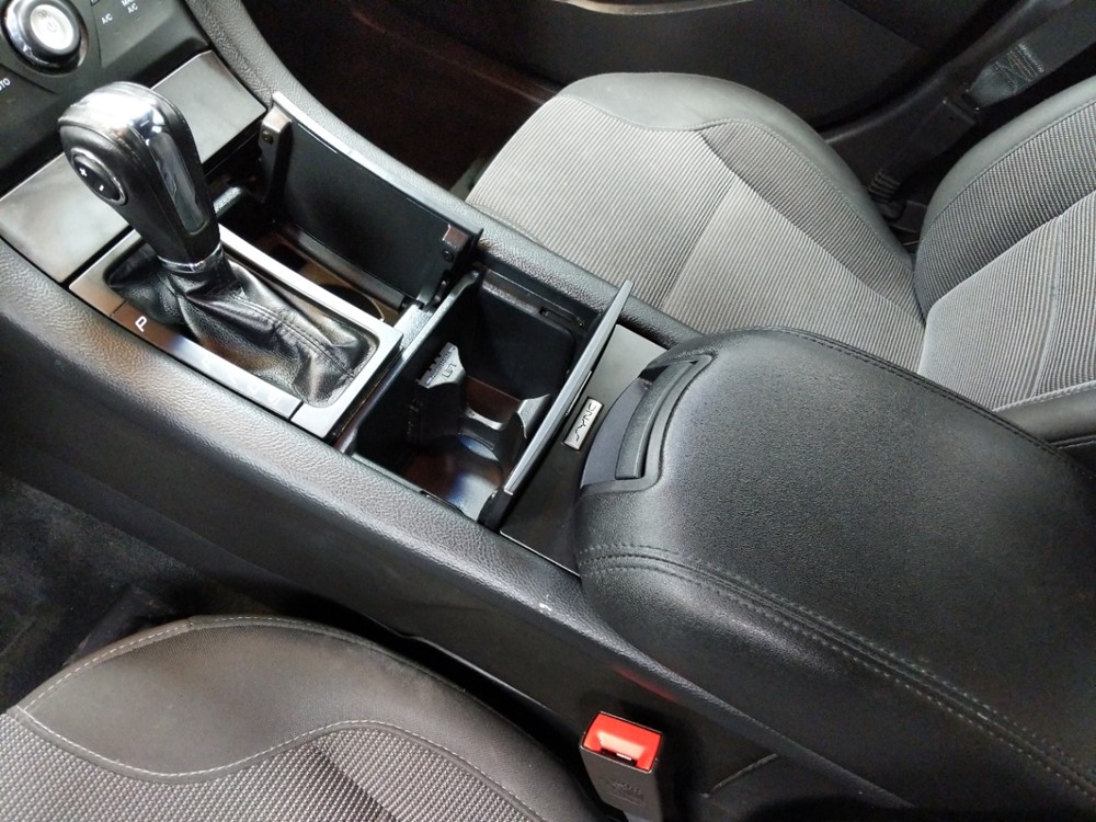 2016 Ford Taurus - Center Console/Cup Holders