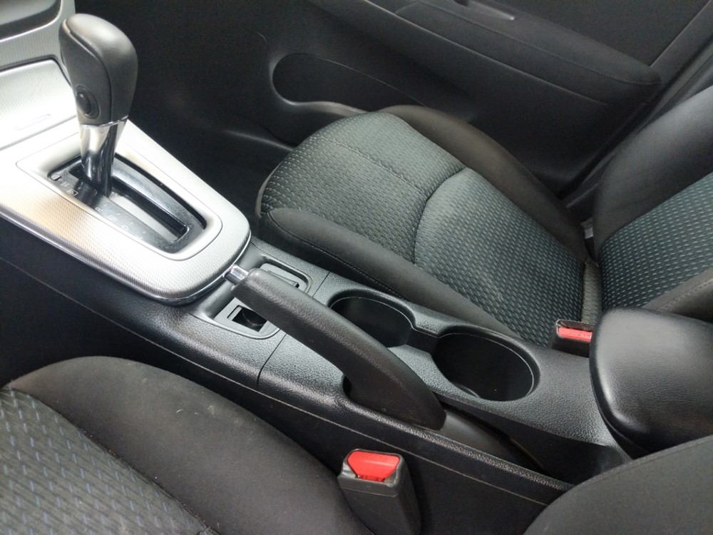 2015 Nissan Sentra - Center Console/Cup Holders