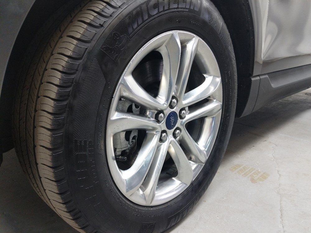 2015 Ford Edge - Wheel