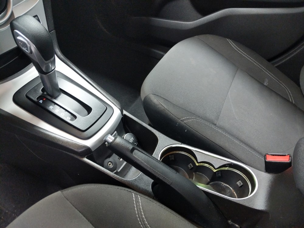 2017 Ford Fiesta - Center Console/Cup Holders