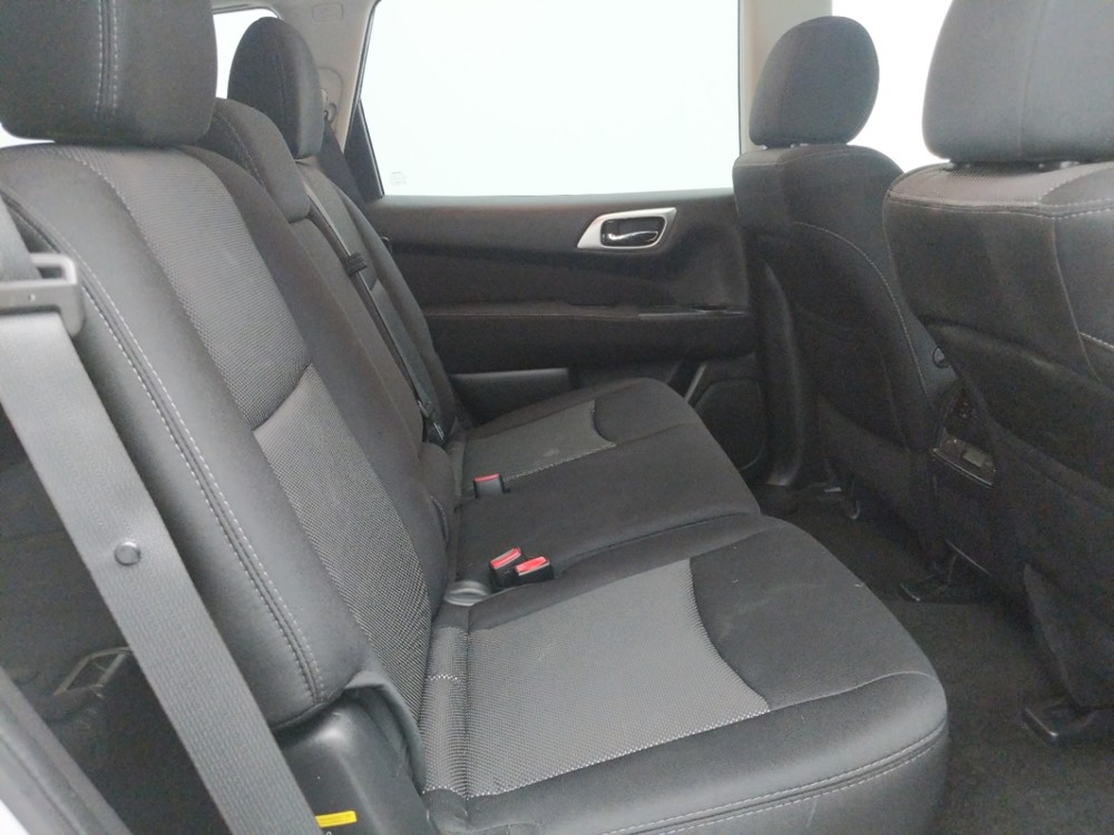 2017 Nissan Pathfinder - Passenger Rear Seat