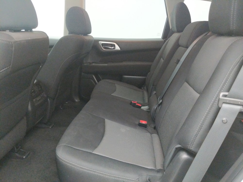 2017 Nissan Pathfinder - Driver Rear Seat