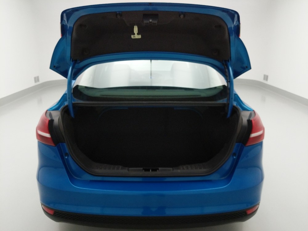 2017 Ford Focus - Trunk