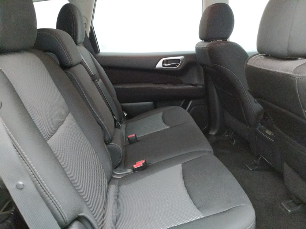 2017 Nissan Pathfinder - Passenger Rear Seat