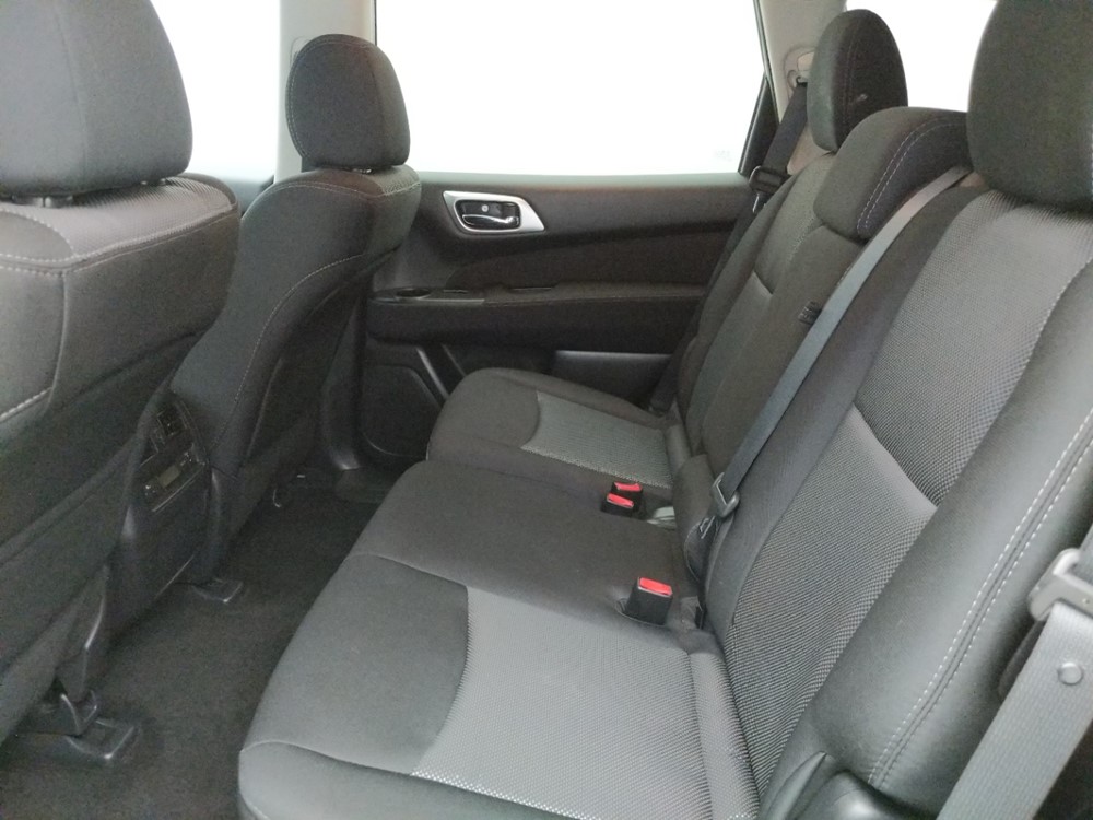 2017 Nissan Pathfinder - Driver Rear Seat
