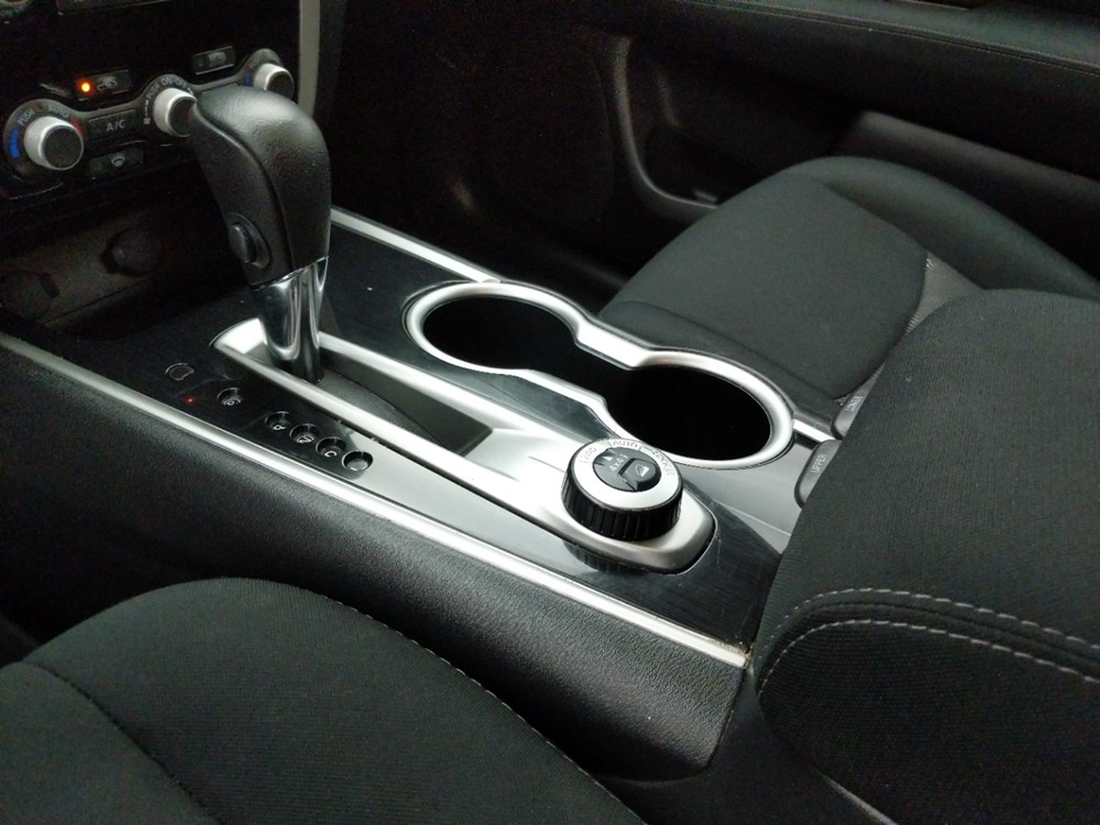 2017 Nissan Pathfinder - Center Console/Cup Holders
