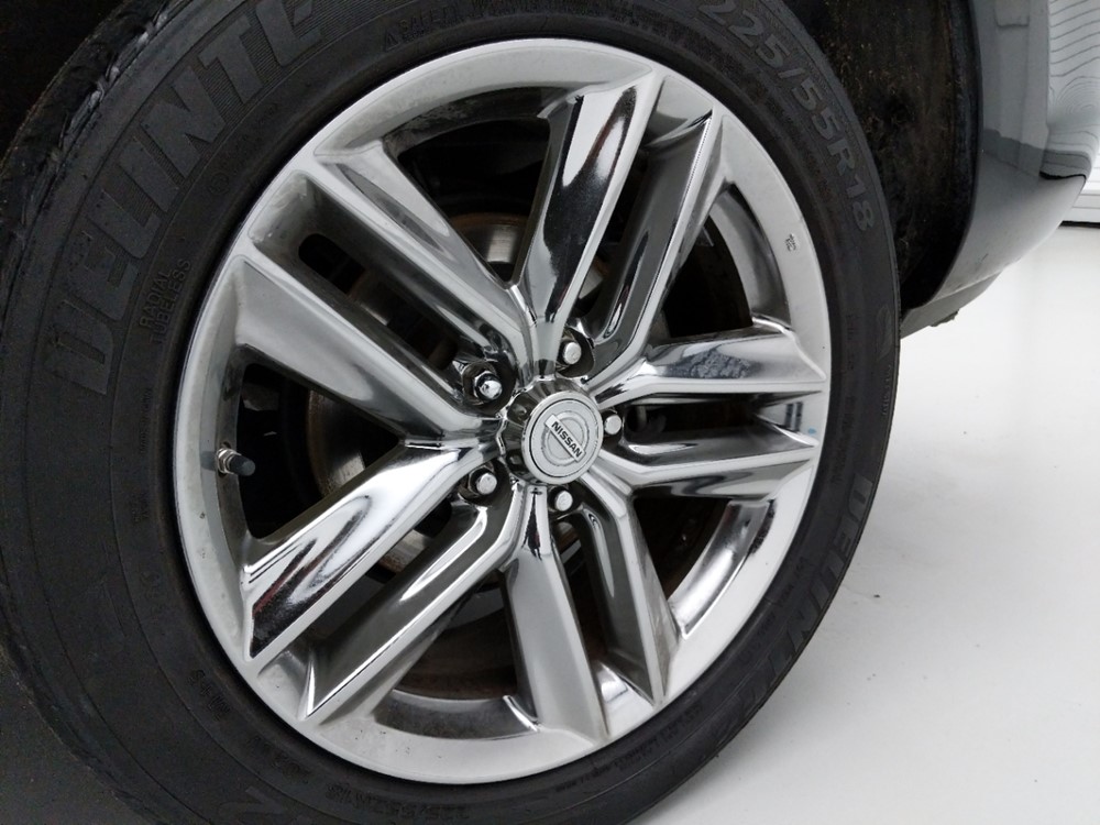 2011 Nissan Rogue - Wheel
