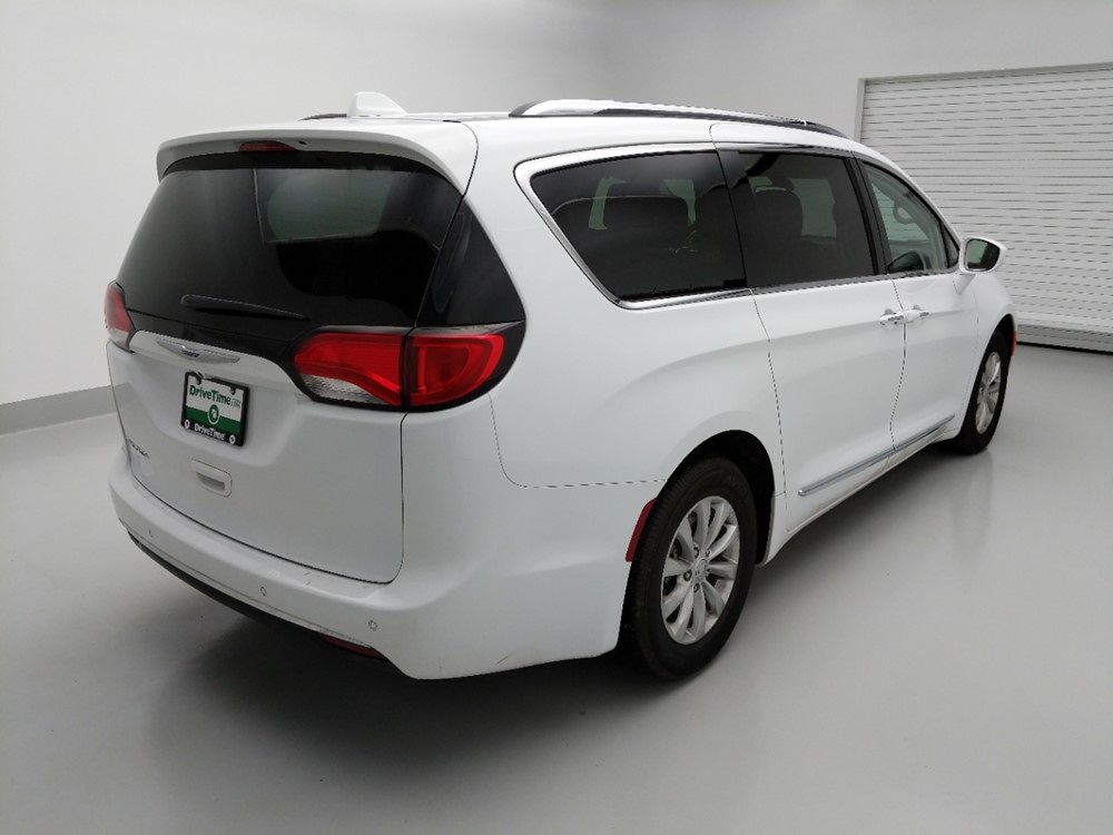 2018 Chrysler Pacifica - Passenger Rear Bumper