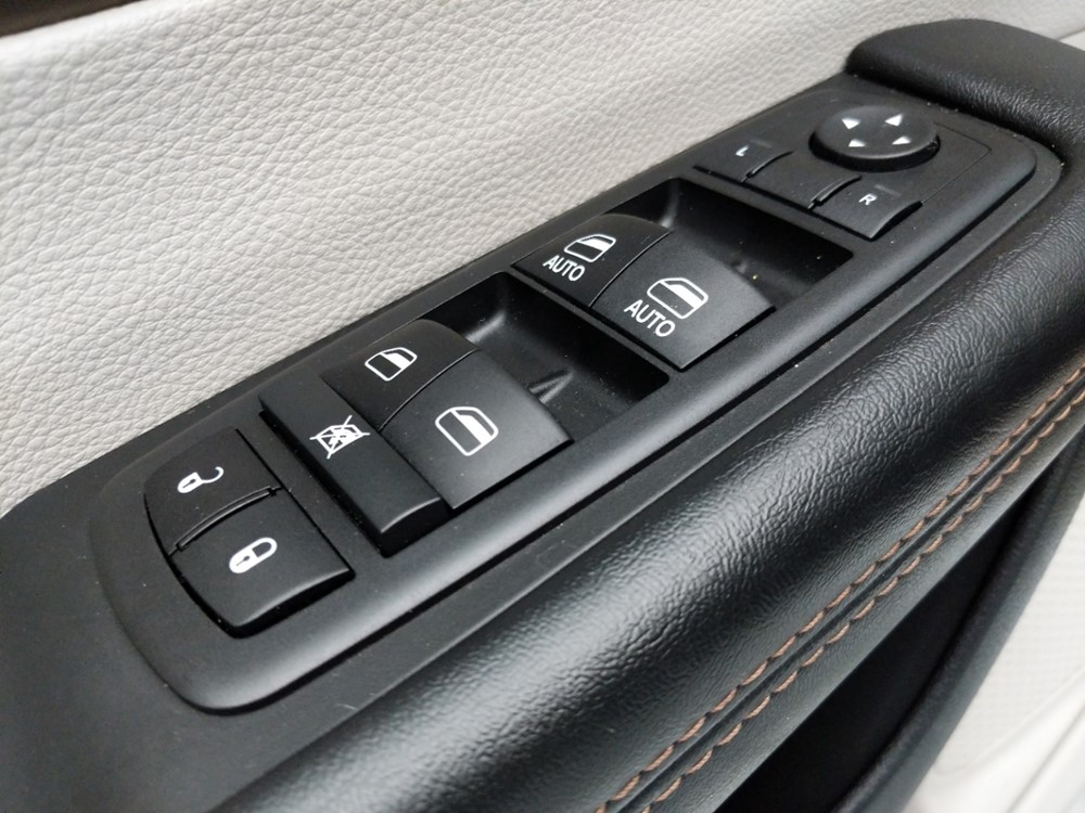 2018 Chrysler Pacifica - Driver Power Windows/Lock Control