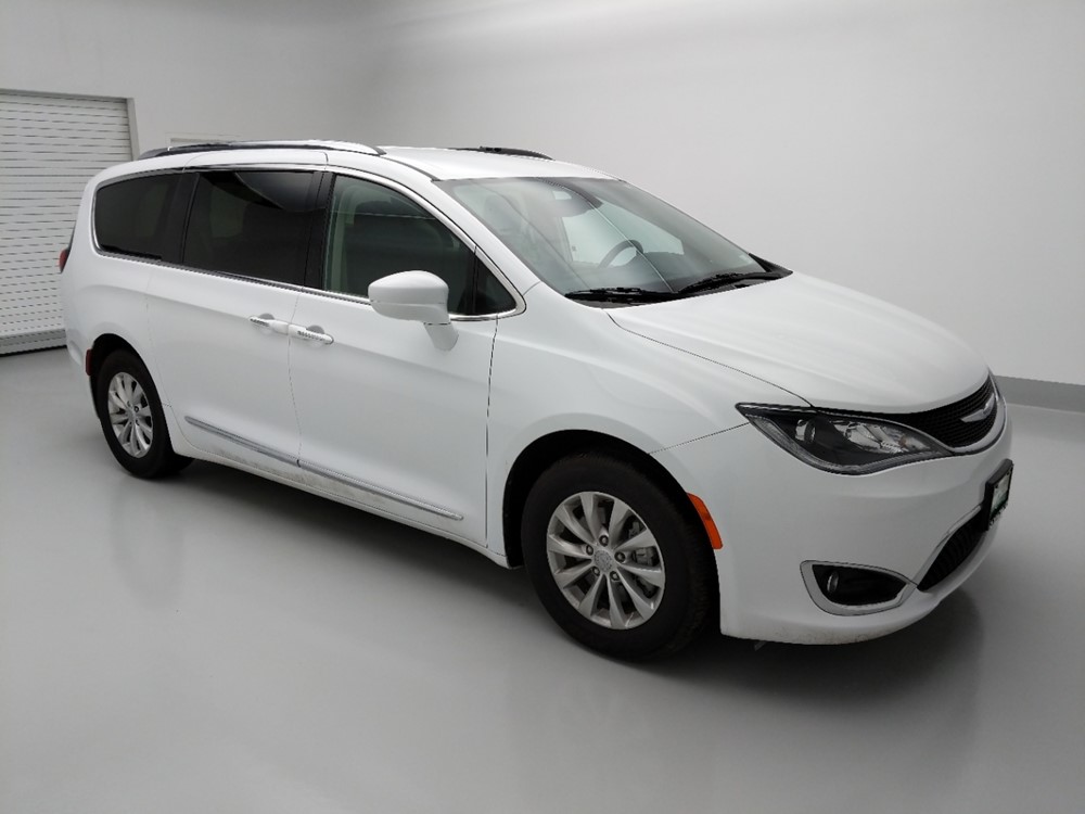 2018 Chrysler Pacifica - Passenger Front Side