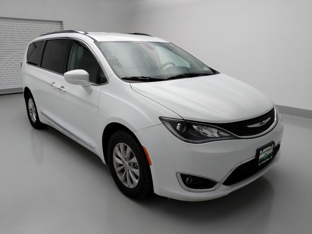2018 Chrysler Pacifica - Passenger Front Bumper