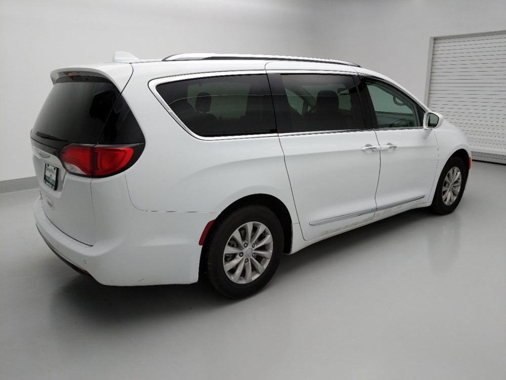 2018 Chrysler Pacifica - Passenger Rear Side