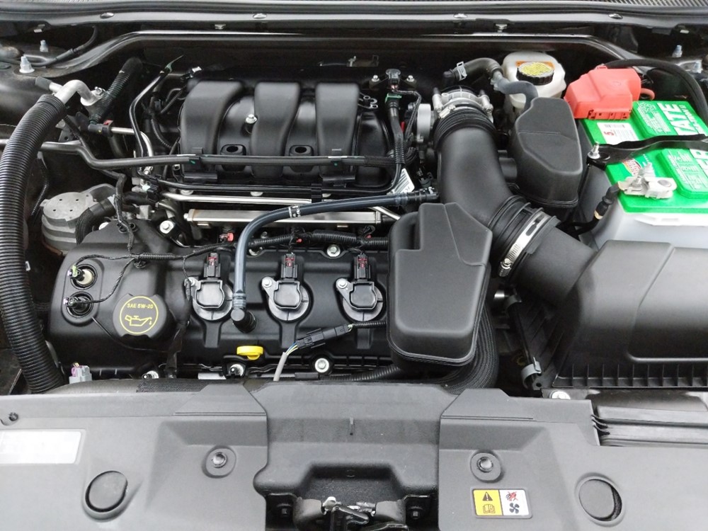 2016 Ford Taurus - Engine