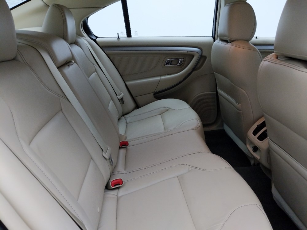 2016 Ford Taurus - Passenger Rear Seat