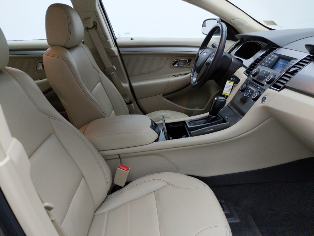 2016 Ford Taurus - Passenger Front Seat