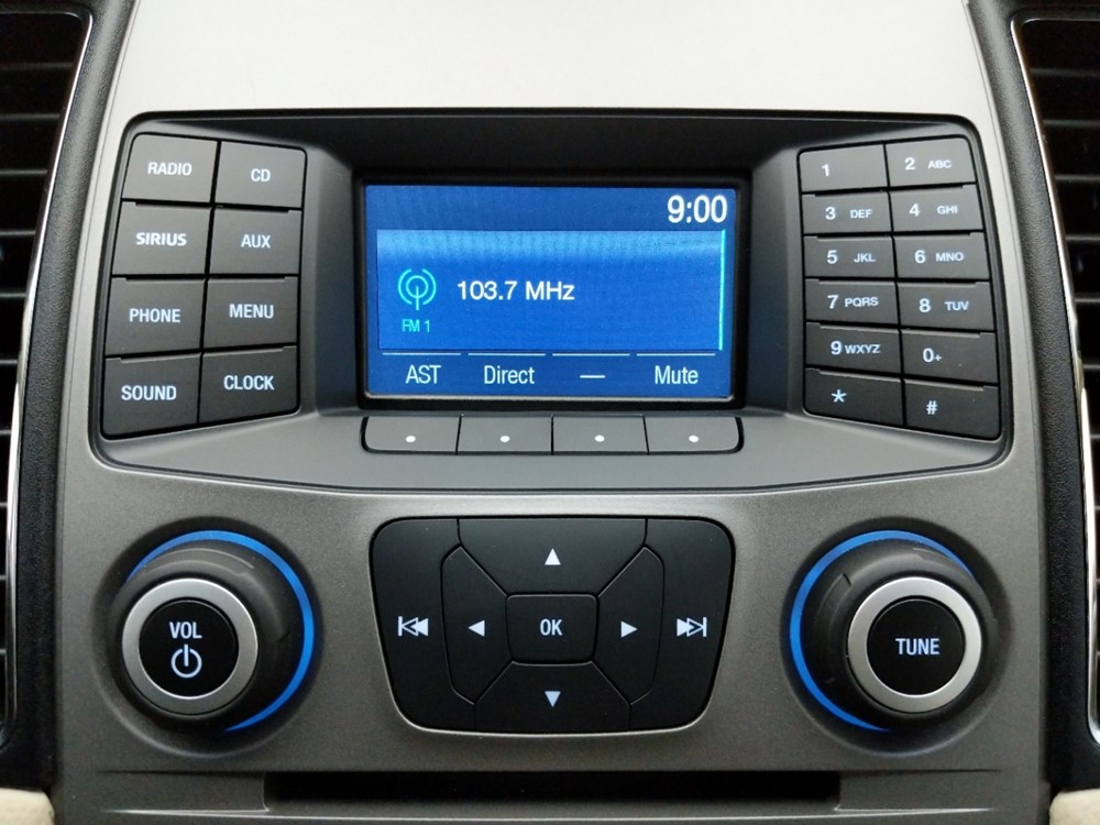 2016 Ford Taurus - Stereo Package