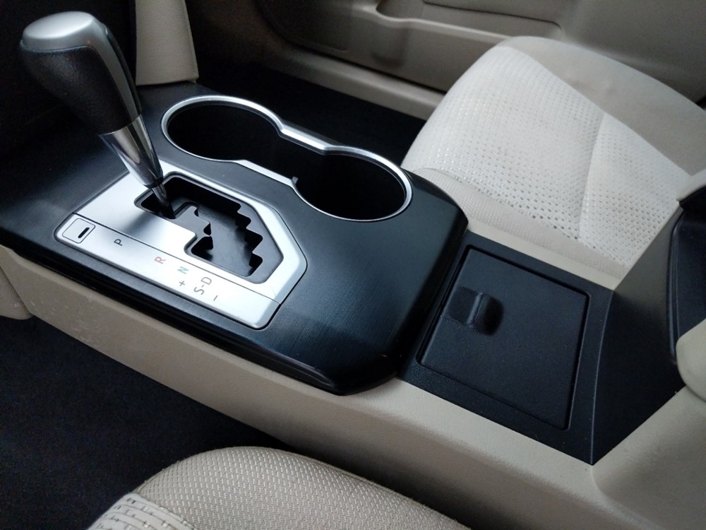 2014 Toyota Camry - Center Console/Cup Holders