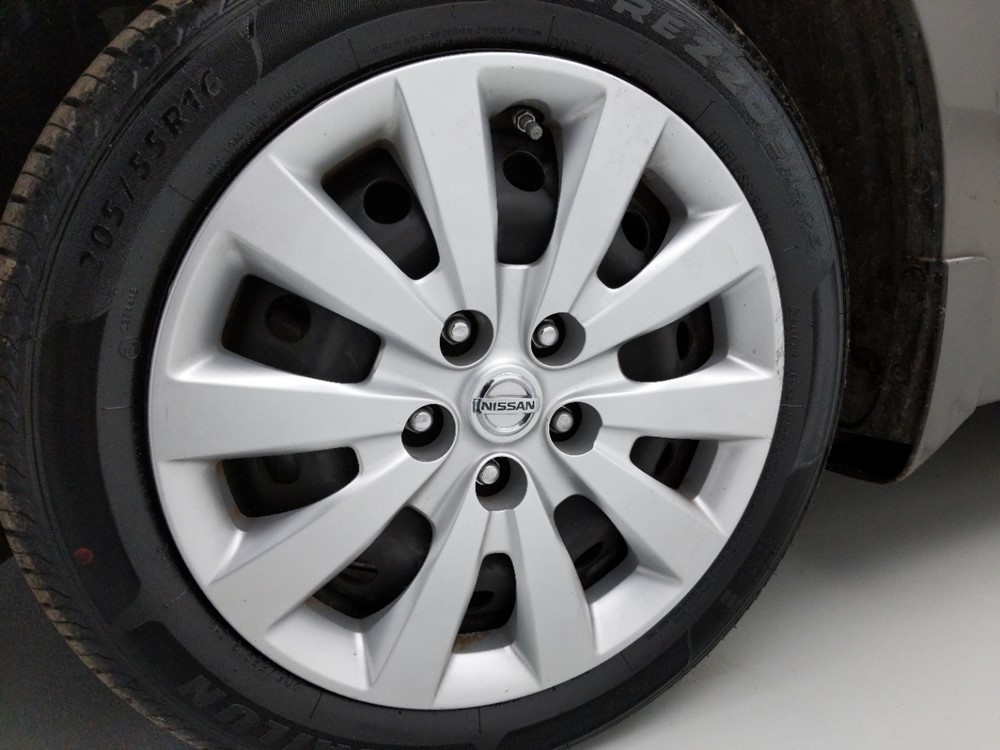 2015 Nissan Sentra - Wheel