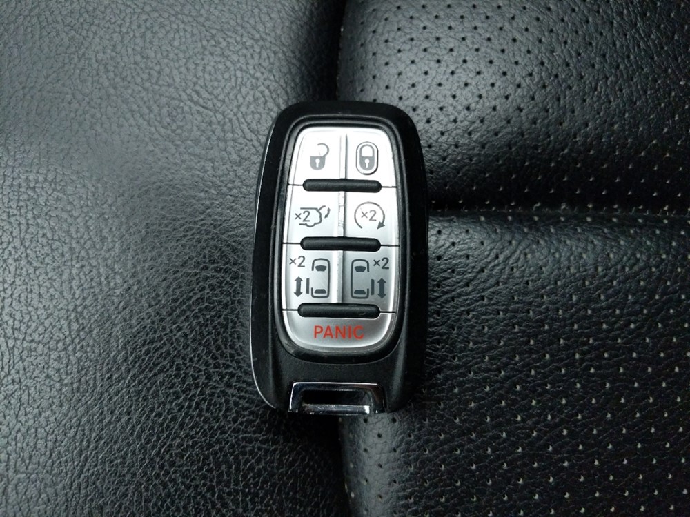 2018 Chrysler Pacifica - Keys