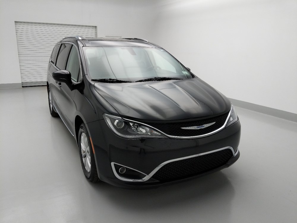 2018 Chrysler Pacifica - Passenger Front Hood