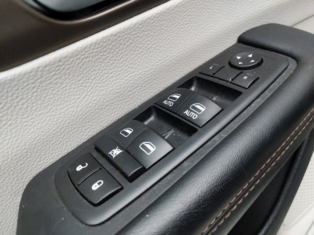 2018 Chrysler Pacifica - Driver Power Windows/Lock Control