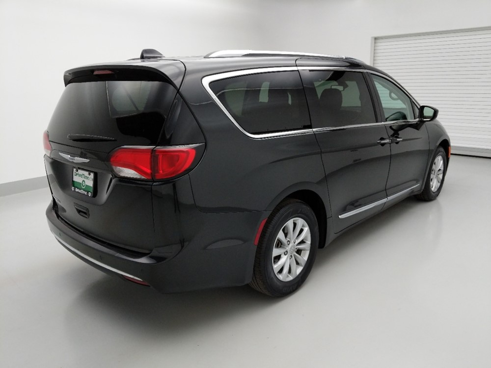 2018 Chrysler Pacifica - Passenger Rear Bumper