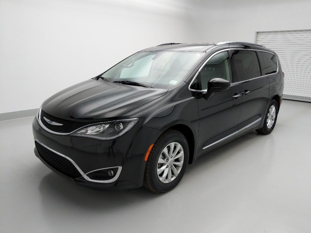 Used 2018 Chrysler Pacifica Driver Front Bumper