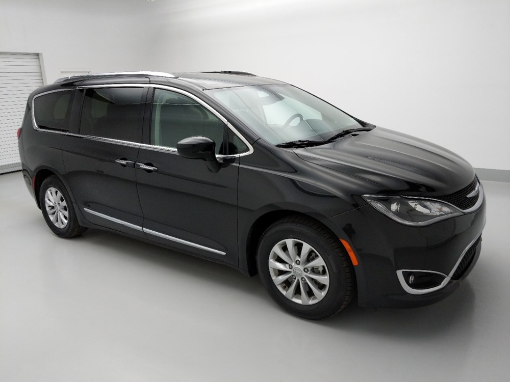 2018 Chrysler Pacifica - Passenger Front Side